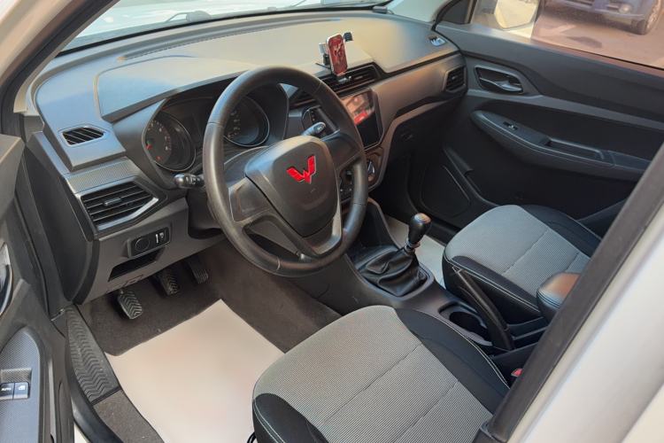 Used Wuling Hongguang 2021 1.5L Revised S Base Version with Electric Power Steering LAR
