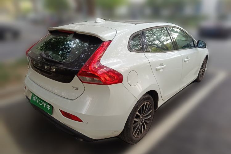 Used Volvo V40 2017 T3 Zhiyi Edition
