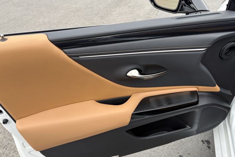 Used Lexus ES 2022 260 Excellence Edition
