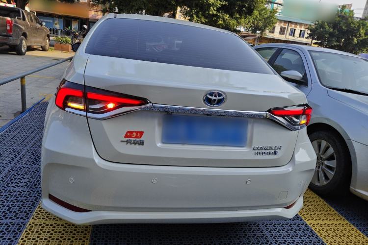 Used Toyota Corolla 2021 Dual-Motor 1.8L E-CVT Elite Edition
