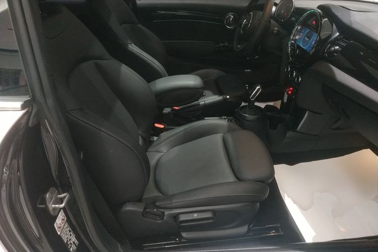 Used MINI MINI 2023 Updated 1.5T COOPER Artist
