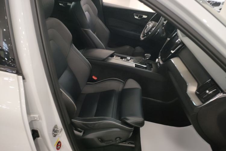 Used Volvo XC60 2020 T5 4x4 Smart & Dynamic Sport Edition