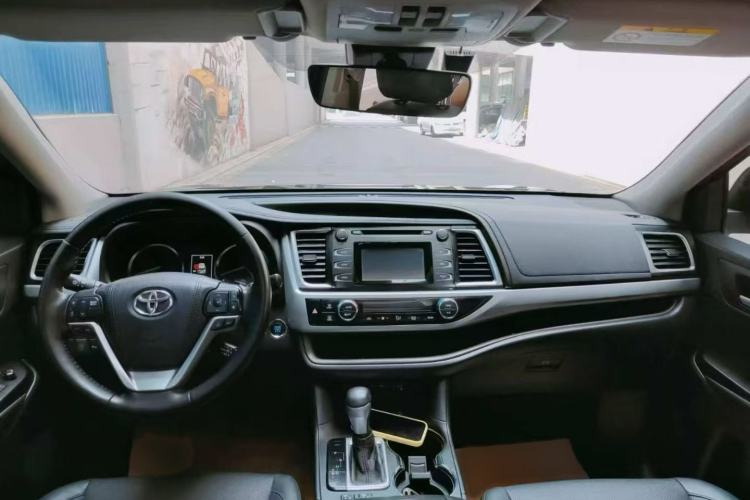 Used Toyota Highlander 2018 2.0T Four-Wheel Drive Luxury Version 7 Seats China VI Standard