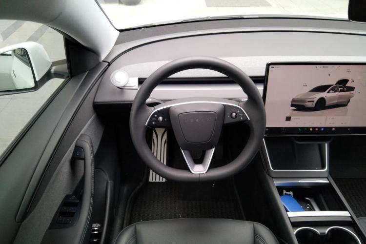 Used Tesla Model Y 2025 Rear-Wheel-Drive Version