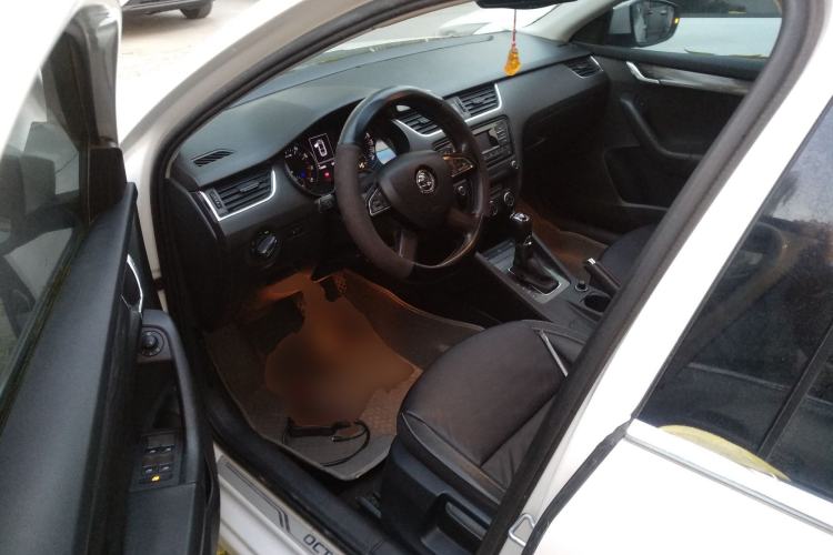 Used Skoda Octavia 2016 1.6L Automatic Smart Drive Edition
