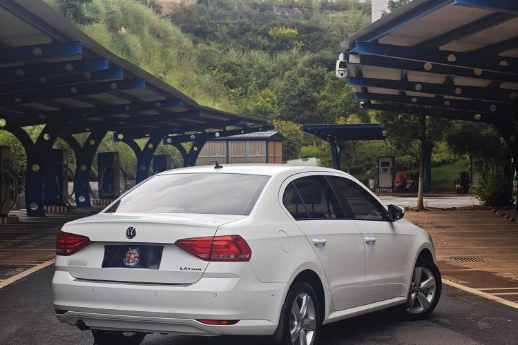 Used Volkswagen Lavida 2017 1.6L Automatic Comfort Edition
