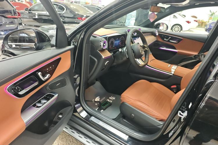 Used Mercedes-Benz GLC 2024 Refreshed GLC 300 L 4MATIC Dynamic Version 5 Seats