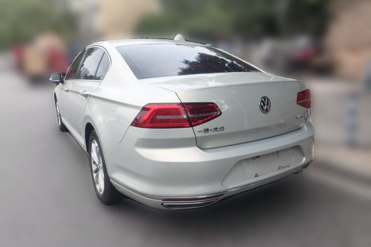 Used Volkswagen Magotan 2017 330TSI DSG Luxury Model
