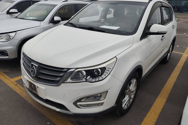 Used Baojun 560 2015 1.8L Manual Luxury Model
