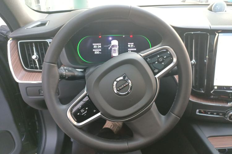 Used Volvo XC60 New Energy 2025 Plug-in Hybrid Long-Range All-Wheel Drive Smart Luxury Edition