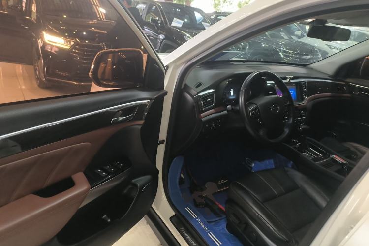 Used GAC Trumpchi GS8 2017 320T Two-Wheel Drive Luxury Edition (7 Seats)
