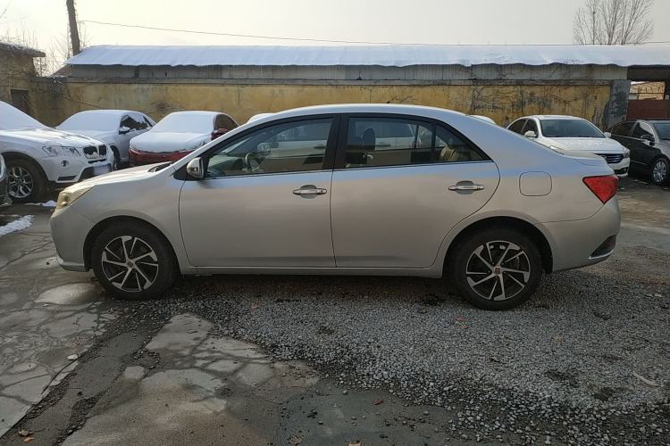 Used Zotye Z300 2014 New Vision 1.5L Manual Luxury Model
