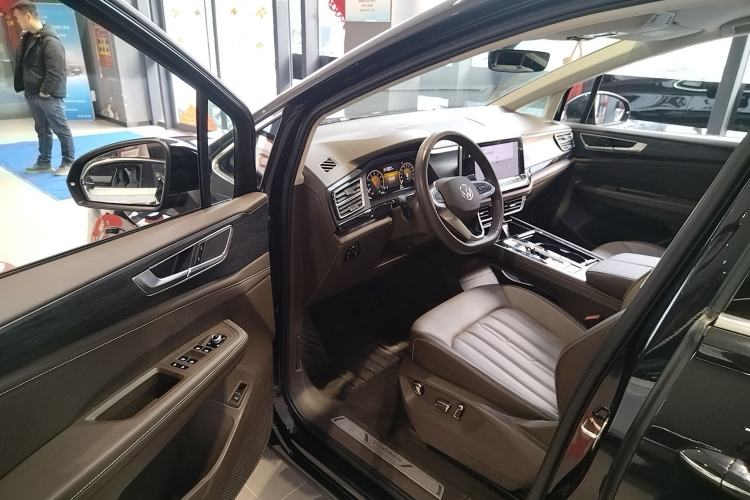 Used Volkswagen Viloran 2024 330TSI Luxury Edition