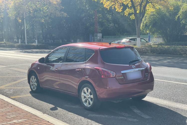 Used Nissan Tiida 2013 1.6L CVT Cool Cafe Edition
