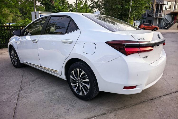 Used Toyota Corolla 2018 Dual-Engine 1.8L E-CVT Smart Edition

