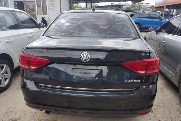 Used Volkswagen Lavida 2017 1.6L Manual Comfort Edition
