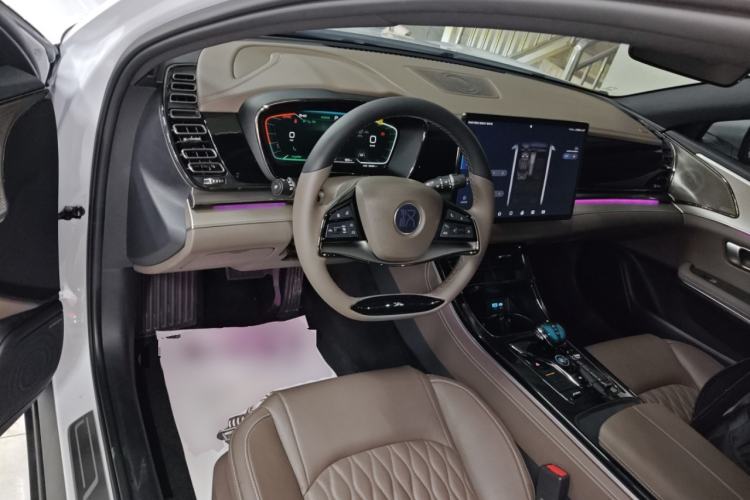 Used BYD Han 2023 EV Champion Edition 605KM Front-Drive Premium Model
