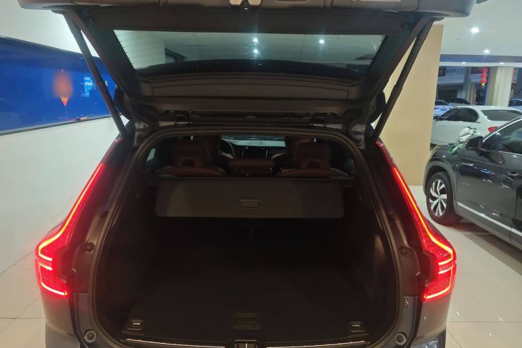 Used Volvo XC60 2024 B5 4x4 Smart Luxury Edition
