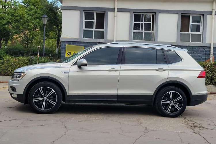 Used Volkswagen Tiguan L 2019 330TSI Automatic Two-Wheel Drive Panoramic Comfort Edition China V Standard
