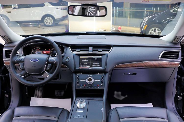 Used Ford Taurus 2015 EcoBoost 325 V6 Flagship Model
