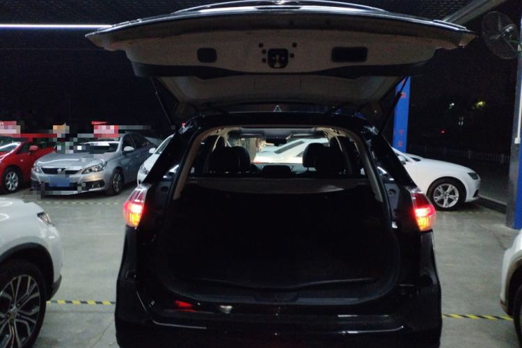 Used Nissan X-Trail 2016 2.0L CVT Smart Enjoyment Version 4WD