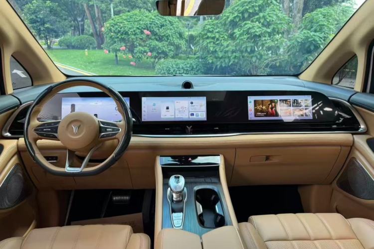 Used VOYAH Dream 2024 PHEV Extended-Range Premium Edition
