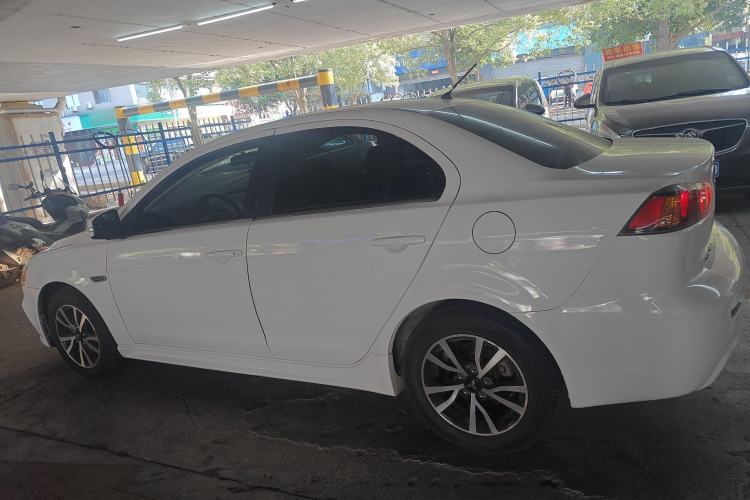 Used Mitsubishi Lancer EX 2015 1.8L CVT ZhiShang Edition China IV Standard