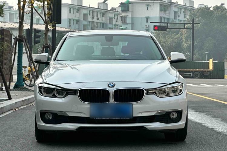 Used BMW 3 Series 2016 320Li Ambition Model
