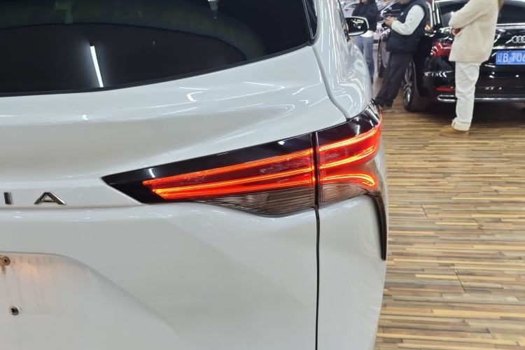 Used Toyota Granvia 2023 2.5L Hybrid Prestige VIP Edition
