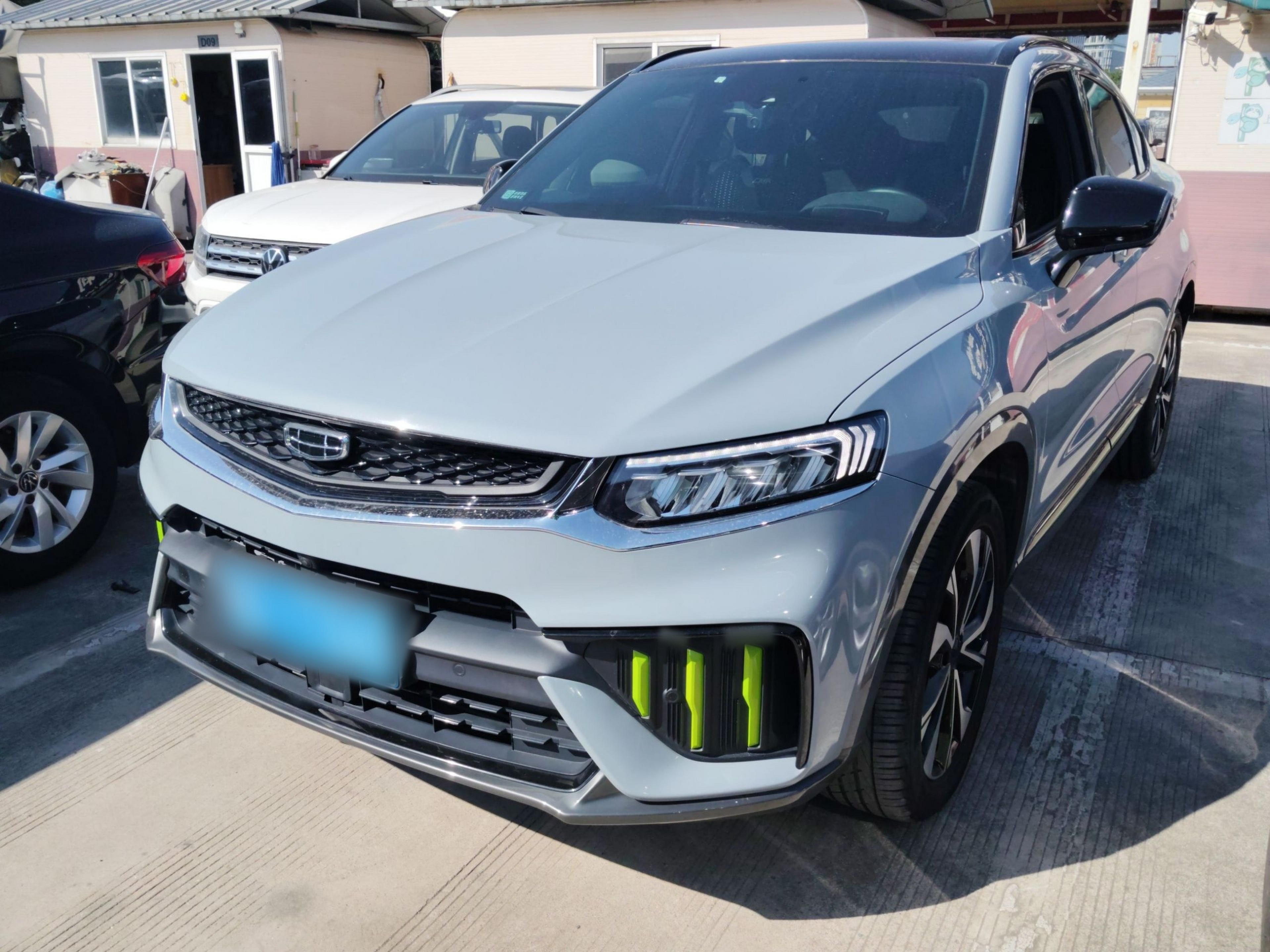 Под передней частью автомобиля