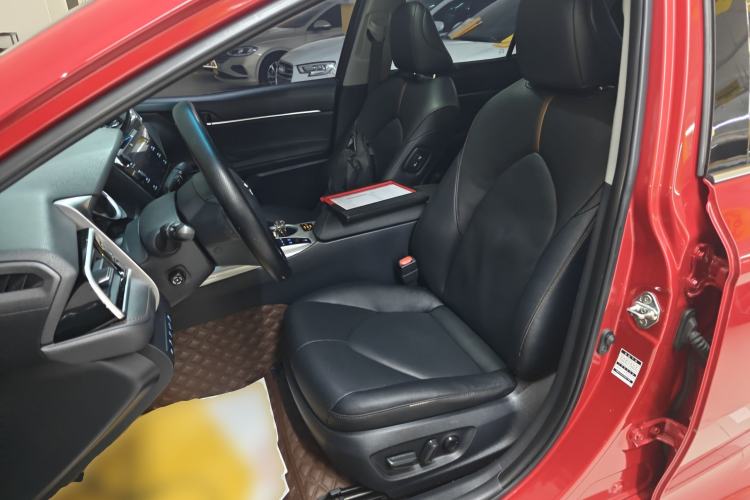 Used Toyota Camry 2019 Revised Version Dual-Engine 2.5HQ Flagship Edition
