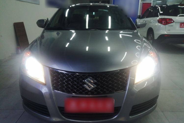 Used Suzuki Kizashi 2011 2.4L Two-Wheel Drive CVT Standard Edition
