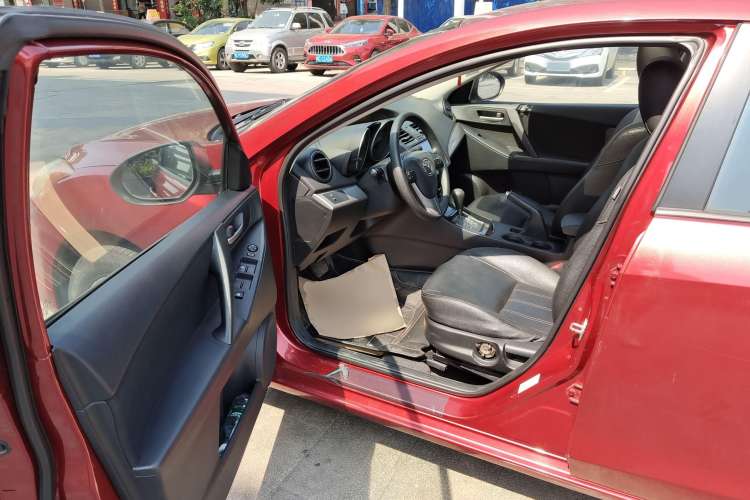 Used Mazda Mazda 3 2015 Sedan 1.6L Automatic Elite Model
