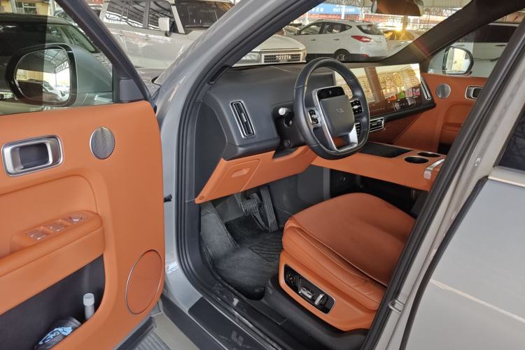 Used Li Auto L8 2023 Pro Model
