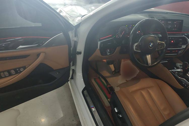 Used BMW 5 Series 2019 Facelifted 530Li Leading Edition M Sport Package
