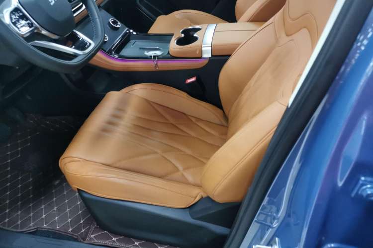 Used JETOUR Shanhai Shanhai L7 2024 1.5T 120km MAX+ 7-Seater
