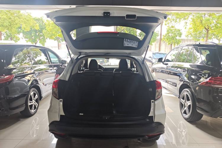 Used Honda Vezel 2020 1.5L CVT Pioneer Edition
