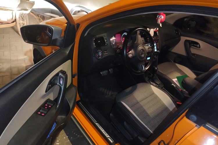 Used Volkswagen Polo 2012 1.6L Cross Polo Automatic Transmission
