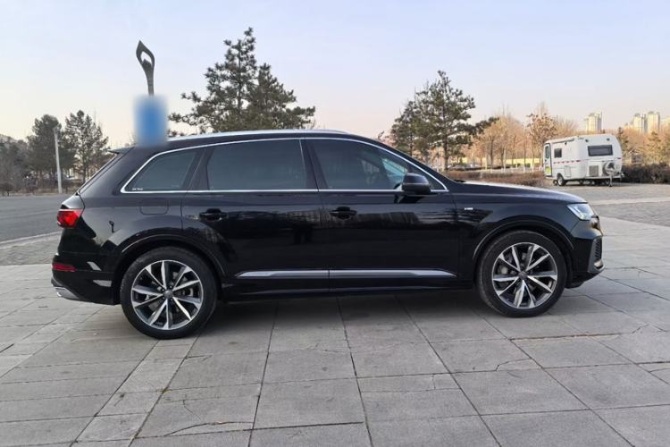 Used Audi Q7 2020 55 TFSI quattro S line sports model