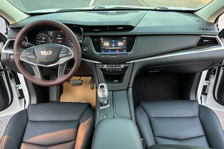 Used Cadillac XT5 2018 25T Luxury Model
