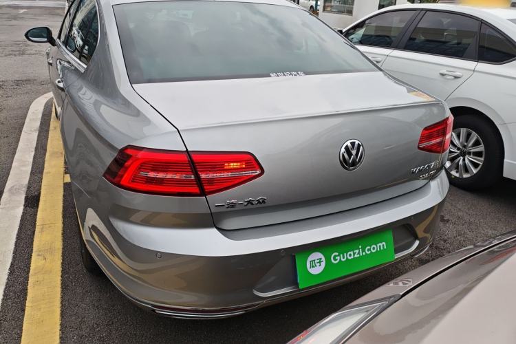 Used Volkswagen Magotan 2017 330TSI DSG Luxury Model
