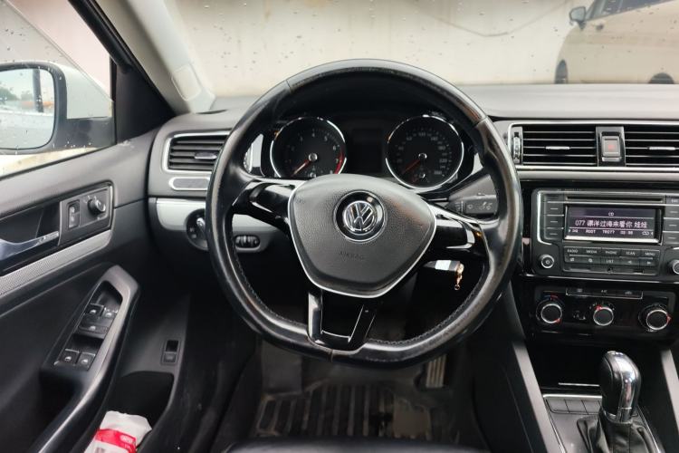 Used Volkswagen Sagitar 2015 230TSI Automatic Comfort Version