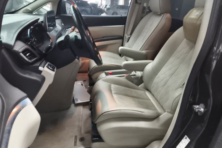 Used Buick GL8 2021 Land Cruiser Executive Class 652T Luxury Model
