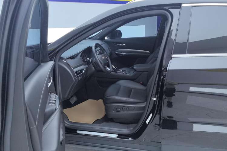 Used Cadillac XT4 2021 28T Two-Wheel Drive Leading Version
