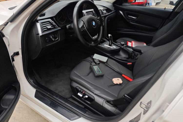 Used BMW 3 Series 2016 316i Fashion Model
