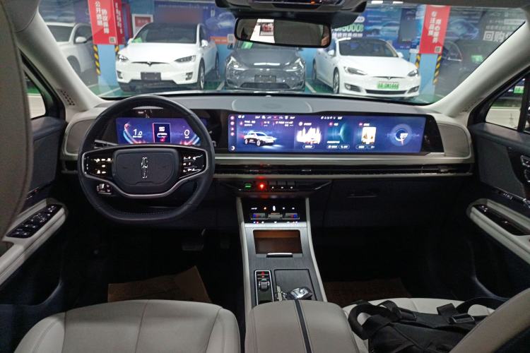 Used Lincoln Corsair 2023 2.0T Two-Wheel-Drive Luxury Edition
