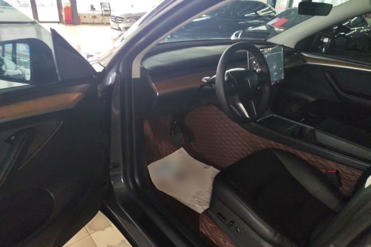 Used Tesla Model Y 2021 Long-Range All-Wheel-Drive Version