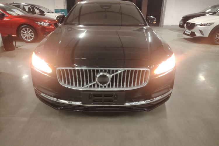 Used Volvo S90 2023 B5 Zhiyi Luxury Edition
