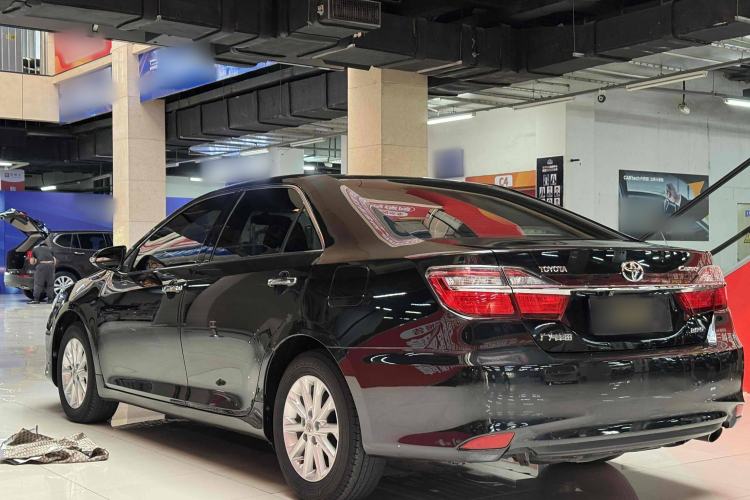 Used Toyota Camry 2016 2.0G 10th Anniversary Leading Edition
