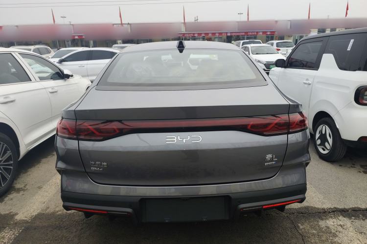 Used BYD Qin L 2025 DM-i Smart Drive 80KM Leading Model